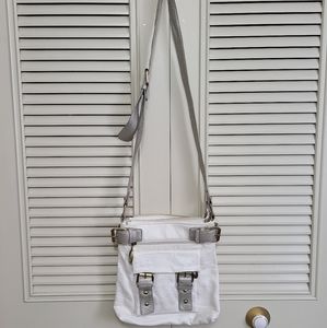 5/$25 White Faux Leather Crossbody Purse